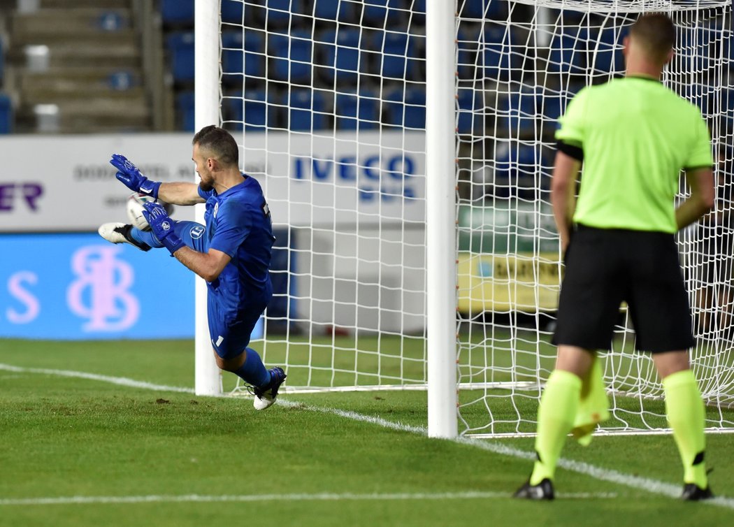 Brankář bulharského týmu Ilko Pirgov lapil tři z pěti penalt Slovácka