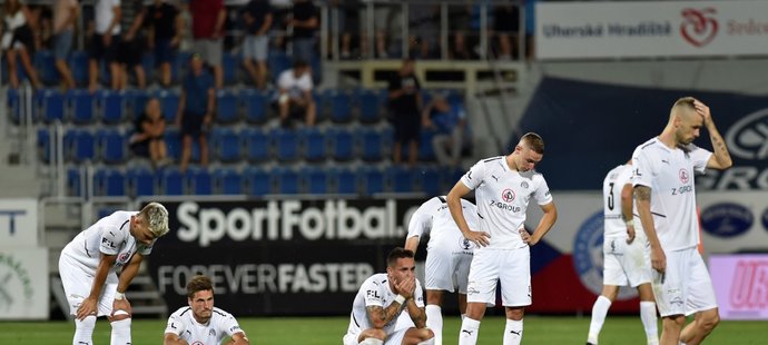 Zklamaní fotbalisté Slovácka se v Konferenční lize dál nepředstaví