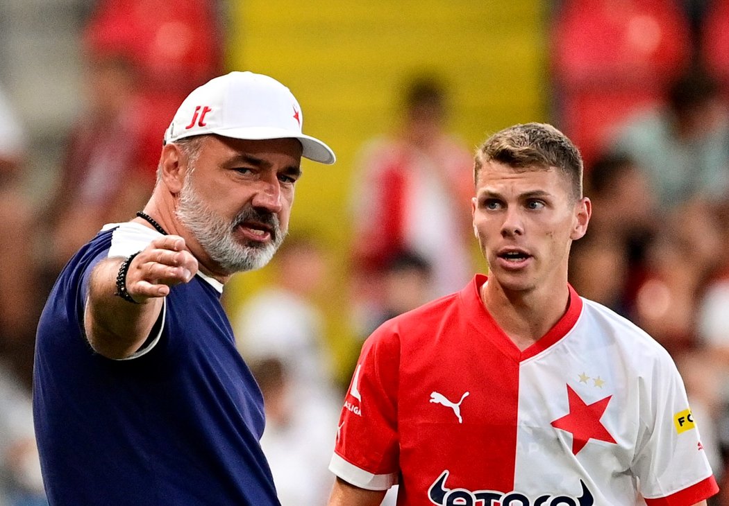 Trenér Slavie Jindřich Trpišovský a David Douděra