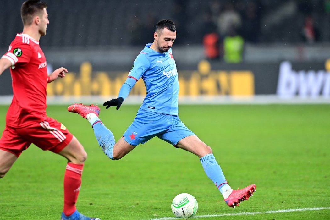 Slávistický útočník Ivan Schranz střílí gól v zápase proti Unionu Berlín