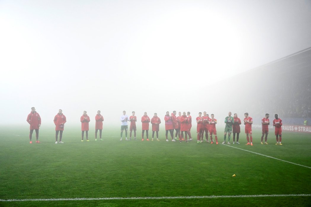 Hráči 1. FC Köln děkuji fanouškům za podporu, i když se nedohrálo