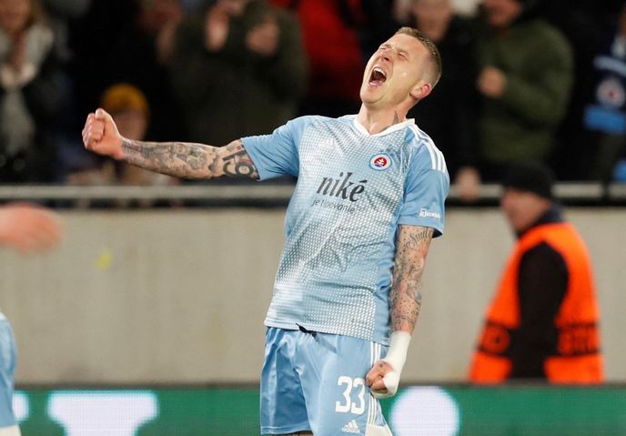 Juraj Kucka slaví svůj gól v Konferenční lize proti Basileji Juraj Kucka slaví svůj gól v Konferenční lize proti Basileji