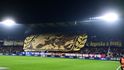 Choreo fanoušků Sparty před zápasem s Rakówem