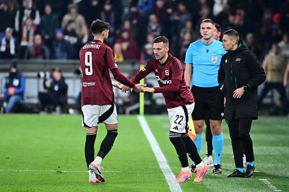 ONLINE: Sparta - Raków 0:0. Haraslín se krásně trefil, ale byl v ofsajdu ONLINE: Sparta - Raków 0:0. Haraslín se krásně trefil, ale byl v ofsajdu