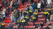 Na tribuně během utkání Twente - Hammarby to mezi fanoušky pořádně vřelo