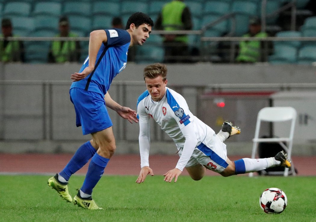 Záložník české reprezentace a Viktorie Plzeň Jan Kopic v utkání s Ázerbájdžánem