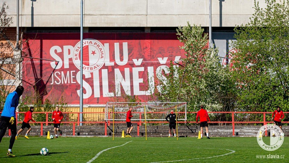 Slávističtí fotbalisté na tréninku po koronavirové pauze