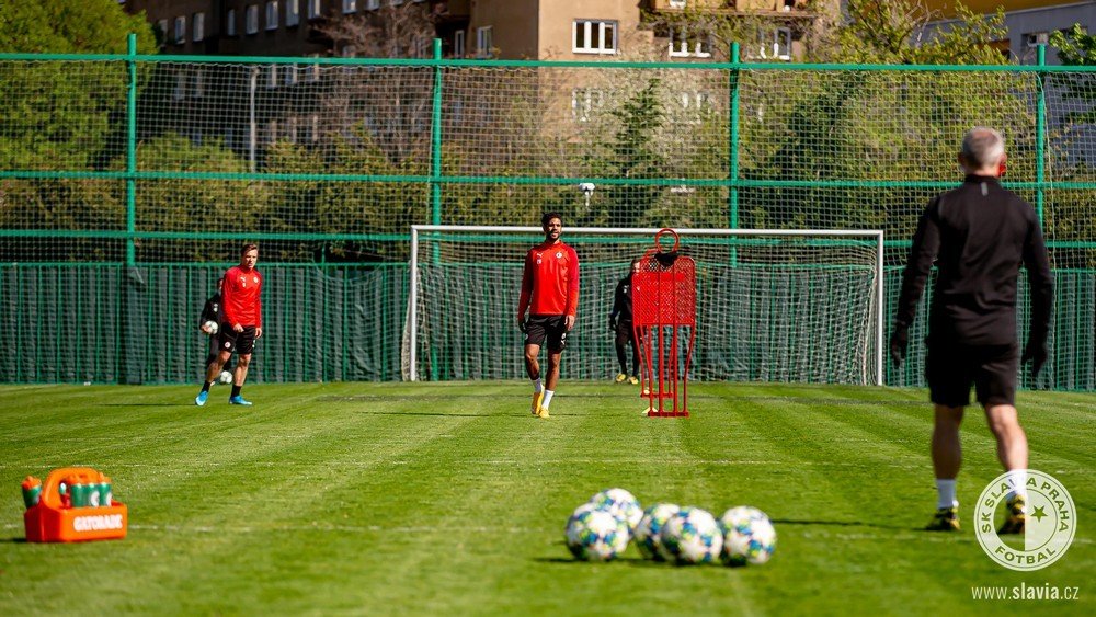 Fotbalisté Slavie na tréninku po koronavirové pauze