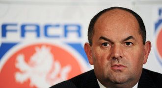 Pelta hledá řešení korupční kauzy: Požádal o pomoc vedení UEFA