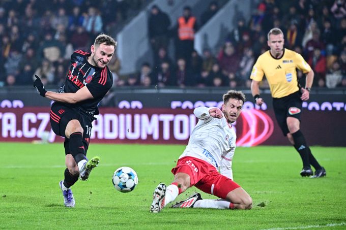 ONLINE: Sparta - Pardubice 0:0. Východočeši vstoupili do zápasu dobře, šance Tanka a Patráka ONLINE: Sparta - Pardubice 0:0. Východočeši vstoupili do zápasu dobře, šance Tanka a Patráka