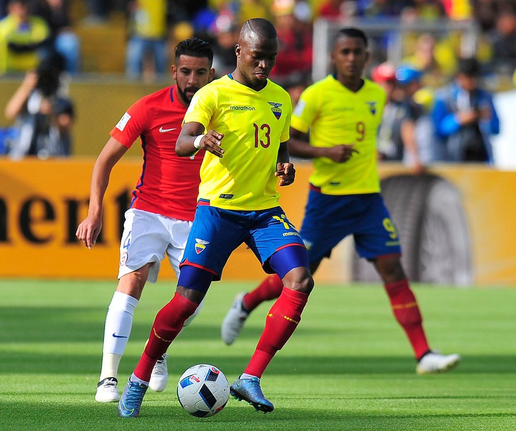 Ekvádorský záložník v zápase proti Chile