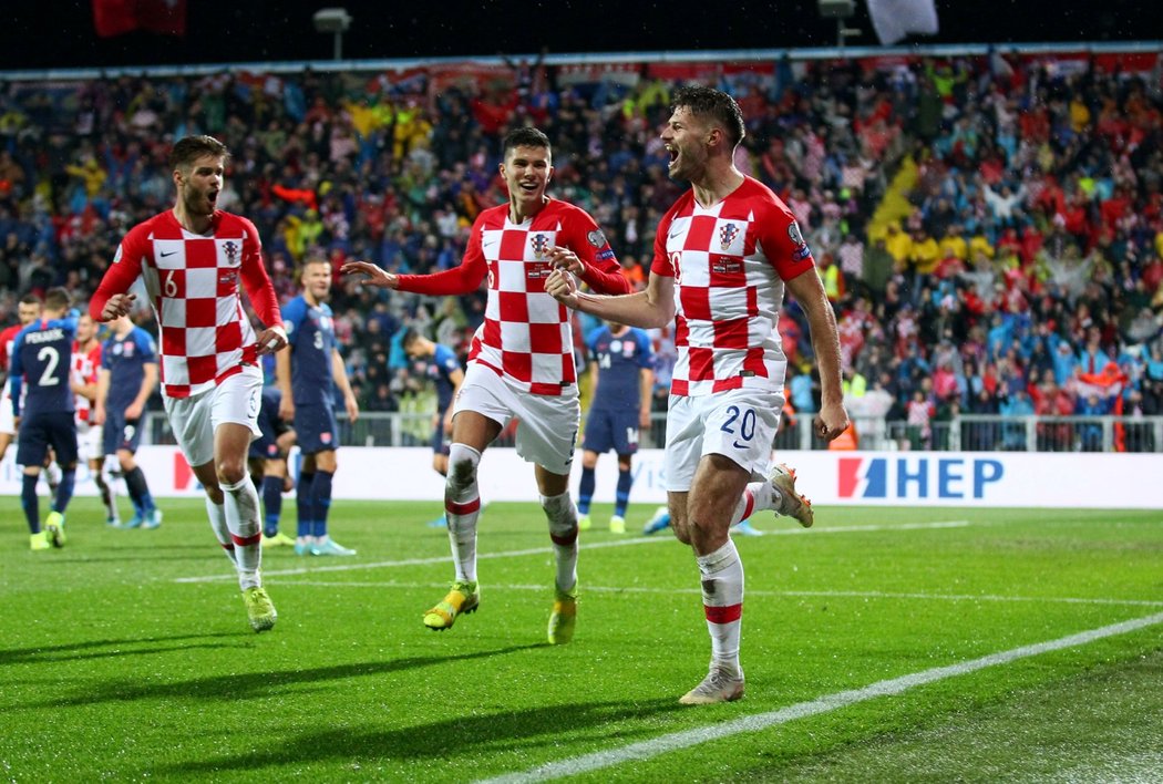 Fotbalisté Chorvatska porazili v kvalifikaci o EURO Slovensko a slaví postup