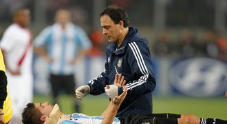 Argentinec Gago je v nemocnici, soupeř mu málem zlomil vaz