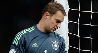 Bayern inkasoval, Neuer vyjel na novináře: Chcete ze mě udělat blbce?