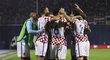 Chorvatští fotbalisté se radují ze čtvrté vstřelené branky v utkání proti Řecku, o kterou se postaral Andrej Kramarič