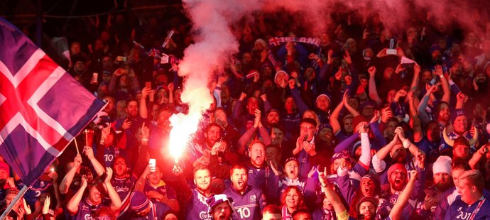 Fanoušci Islandu slaví, jejich země se poprvé v historii podívá na MS