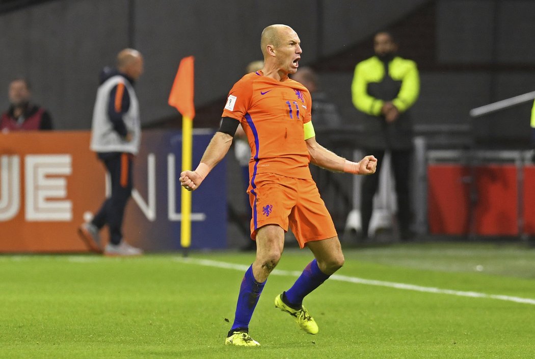 Nizozemský útočník Arjen Robben vstřelil proti Švédsku dvě branky, k postupu do baráže to však jeho týmu nestačilo