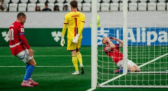 Faerské ost. - Česko 2:1. Ostuda na hřišti outsidera a Hašek je ve vážném ohrožení Faerské ost. - Česko 2:1. Ostuda na hřišti outsidera a Hašek je ve vážném ohrožení