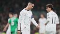 Cristiano Ronaldo v utkání proti Irsku dostal svou historicky první červenou kartu v národním týmu