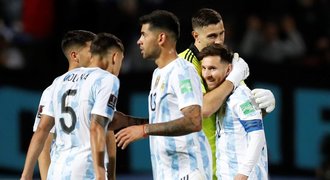 Argentina je blízko MS. Uruguay sestřelil Di Mária, naskočil i Messi