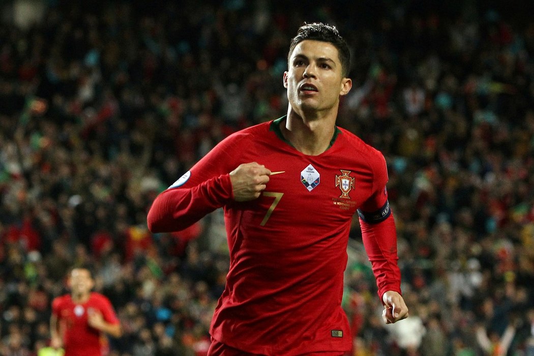 Ronaldo se na výhře Portugalska nad Litvou podílel hattrickem.