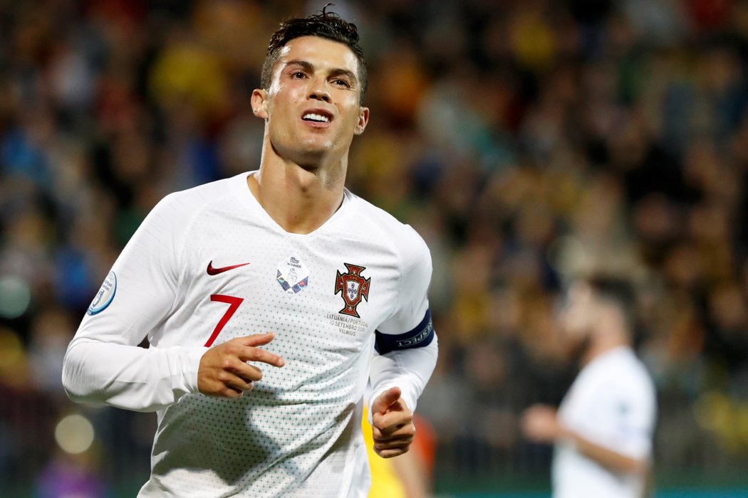 Cristiano Ronaldo nasázel do sítě Litvy čtyři branky