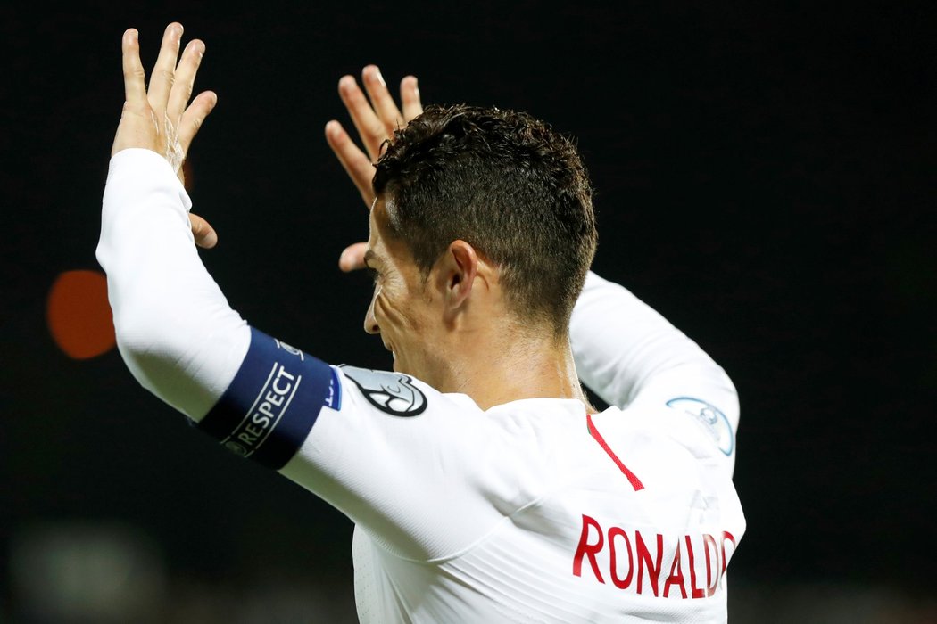 Cristiano Ronaldo nasázel do sítě Litvy čtyři branky