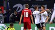 Mario Götze a Thomas Müller slaví první gól do české sítě