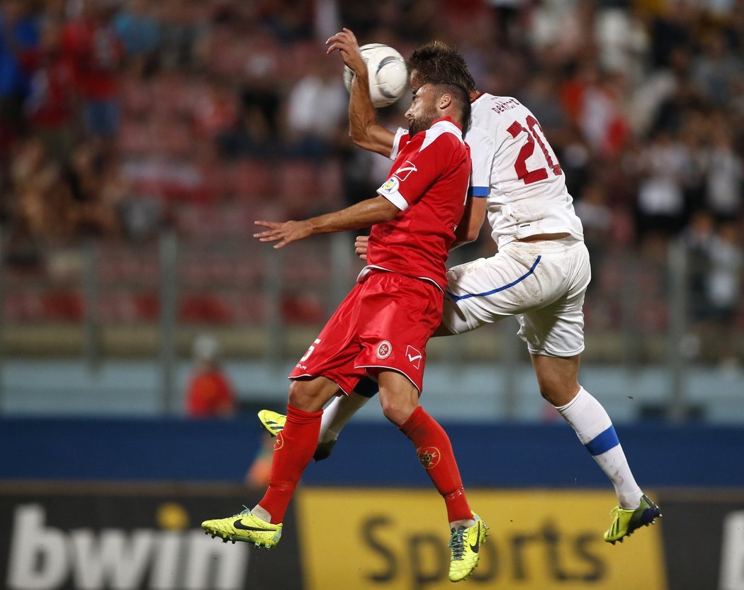 V poslední minutě zápasu na Maltě se hlavou trefil střídající Pekhart a rozhodl o české výhře 4:1