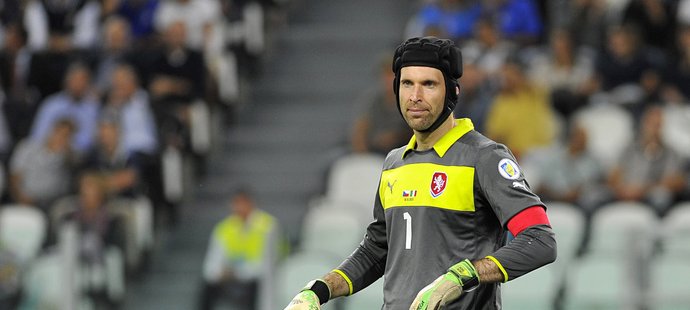 Brankář Petr Čech  je v nominaci do nejlepší jedenáctky roku