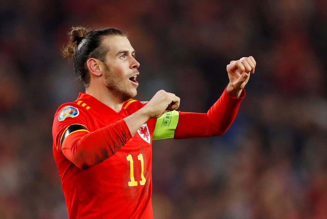 Gareth Bale dovedl jako kapitán Wales k postupu na EURO 2020