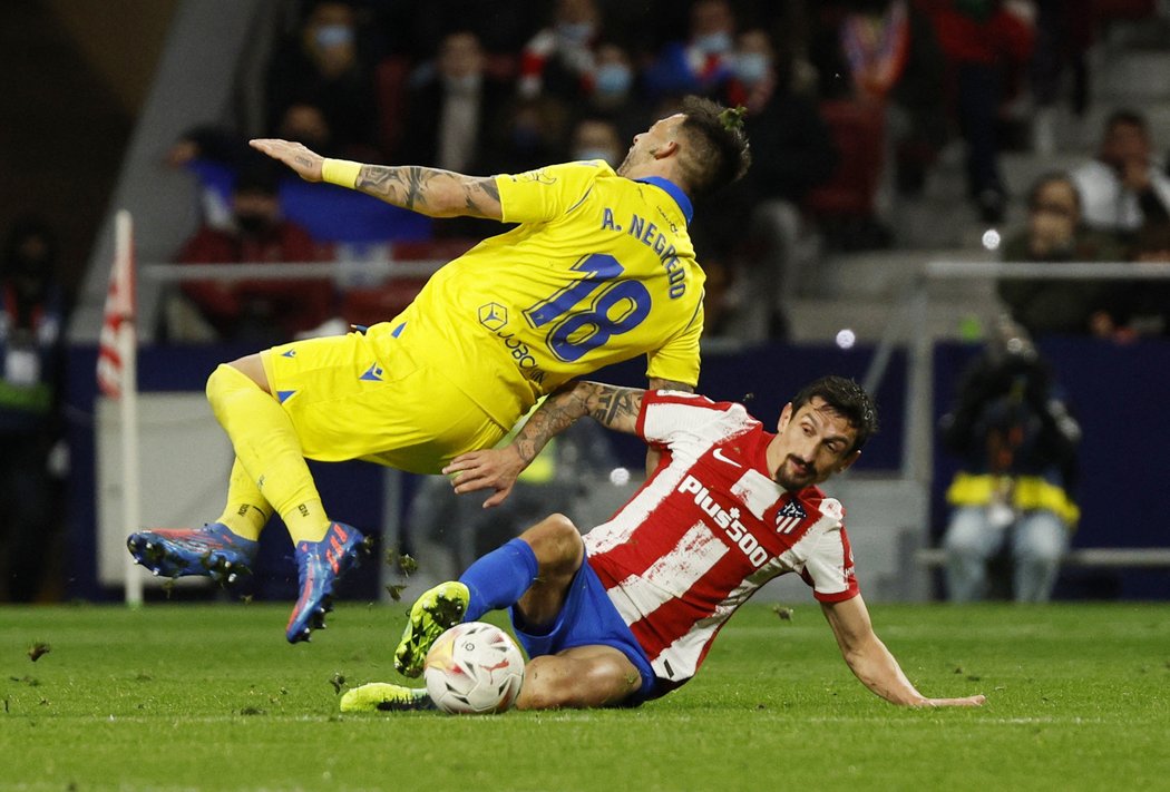 Atlético se trápilo s outsiderem. Cádiz porazilo 2:1