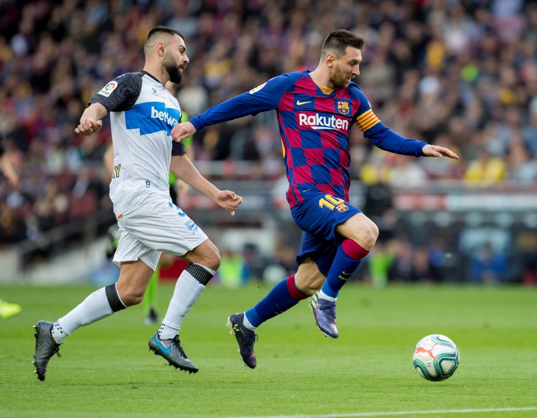 Argentinec Lionel Messi v zápase proti Alavésu