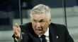 Carlo Ancelotti diriguje své svěřence