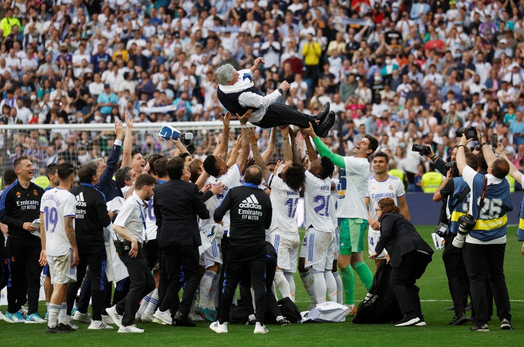 Fotbalisté Realu Madrid slaví titul ve španělské lize