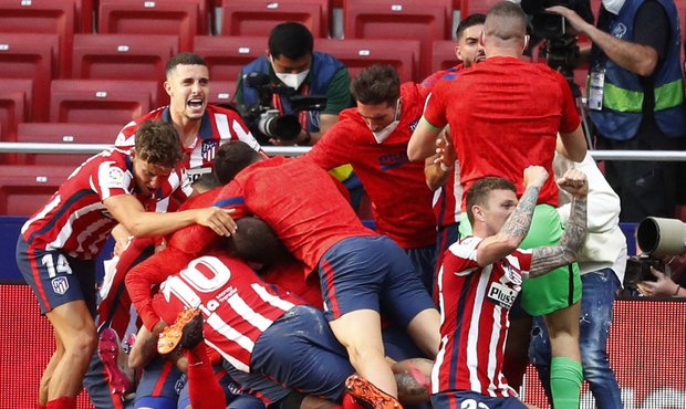 Atlético po skvělém obratu sahá po titulu! Barcelona selhala a je ze hry