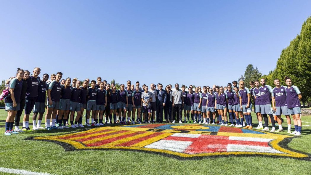 Mužský i ženský tým FC Barcelona vyrazil na společné soustředění do Los Angeles