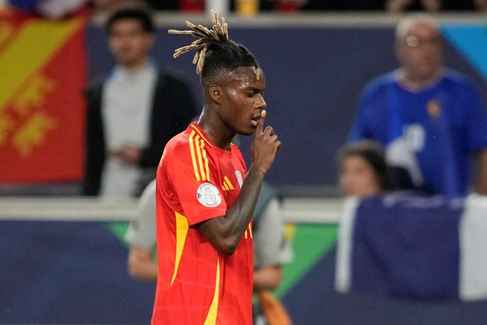 Španělský fotbalista Nico Williams se s Barcelonou údajně dohodl na podmínkách smlouvy Španělský fotbalista Nico Williams se s Barcelonou údajně dohodl na podmínkách smlouvy