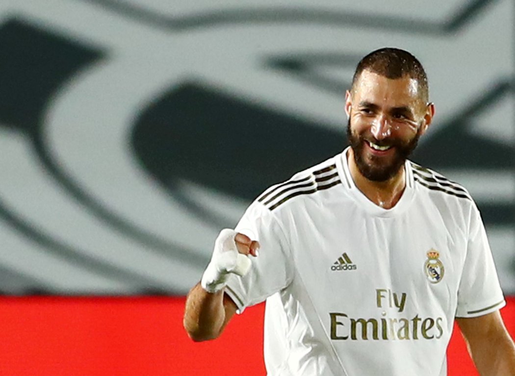 Francouzský útočník Karim Benzema vstřelil dvě branky Realu v utkání s Valencií