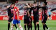 Fotbalisté Realu slaví gól proti Granadě