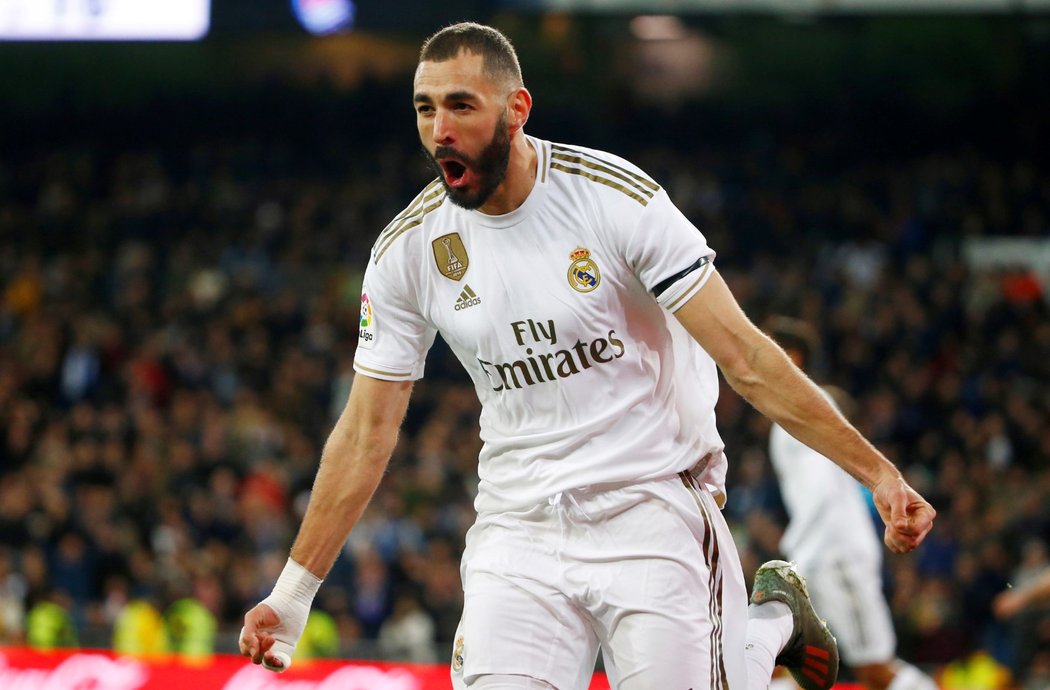 Karim Benzema oslavuje vyrovnávací branku proti Sociedadu