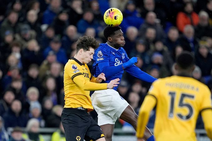 ONLINE: Everton - Wolves 1:0. Krejčí v sestavě hostů. Hrají i City a Chelsea ONLINE: Everton - Wolves 1:0. Krejčí v sestavě hostů. Hrají i City a Chelsea