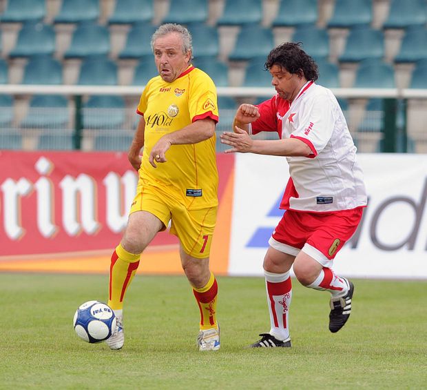 Martin Pěnička proti Ladislavu Vízkovi v roce 2010 při zápase internacionálů Martin Pěnička proti Ladislavu Vízkovi v roce 2010 při zápase internacionálů