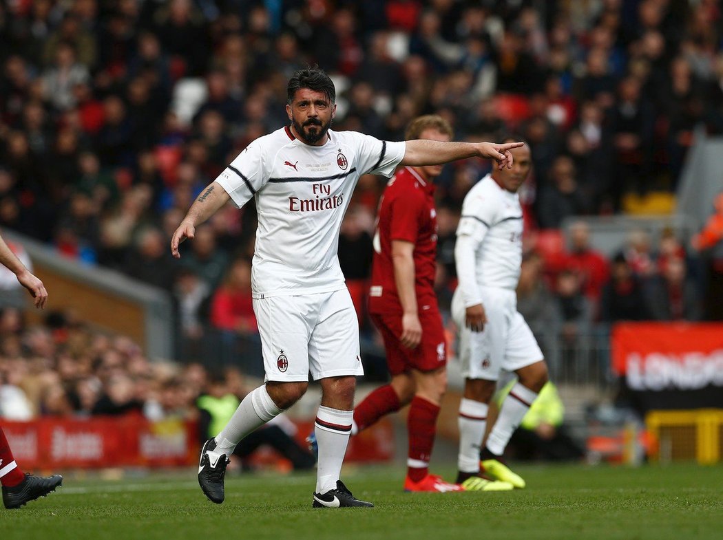 Gennaro Gattuso v dresu AC Milán při zápase legend proti Liverpoolu na Anfield Road