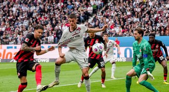 ONLINE: Frankfurt - Leverkusen 1:2. Schick vrací hostům vedení