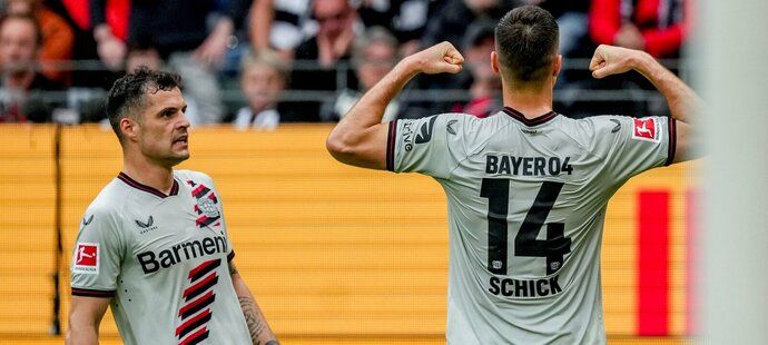 ONLINE: Frankfurt - Leverkusen 1:4. Hložek má tři asistence, Schick dal gól