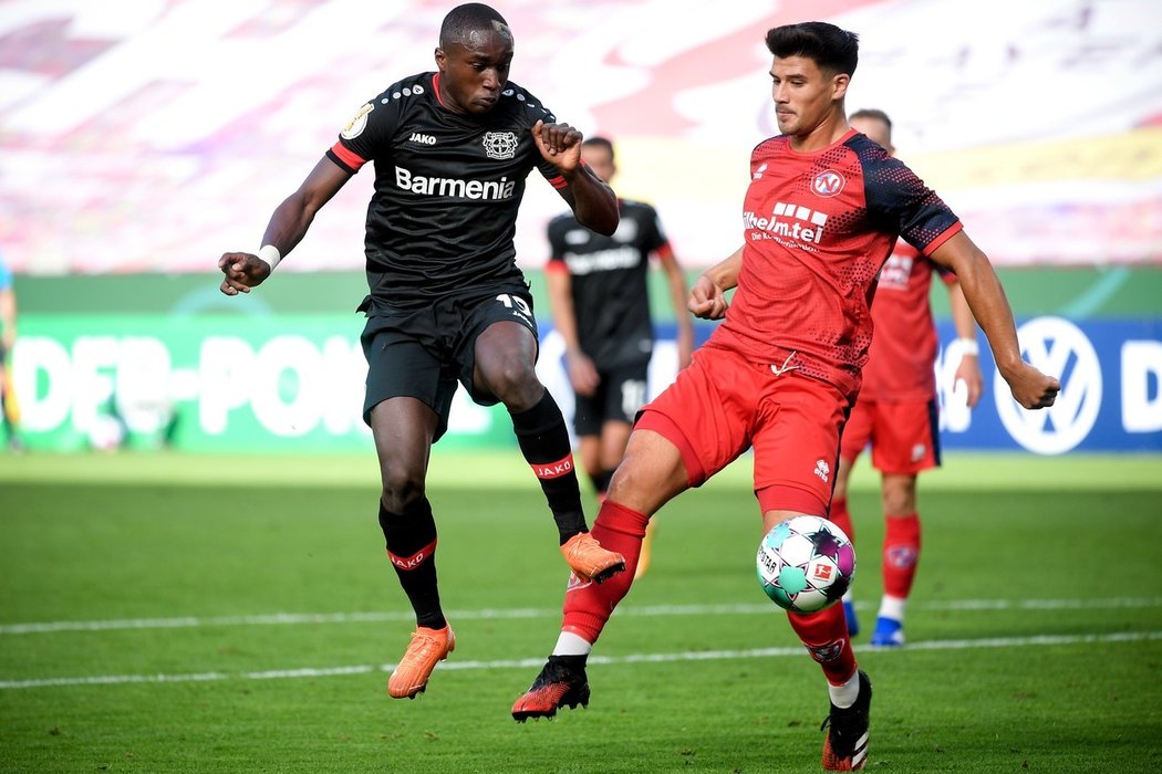 Fotbalisté Leverkusenu porazili v německém poháru Norderstedt vysoko 7:0. Trefil se i Patrik Schick