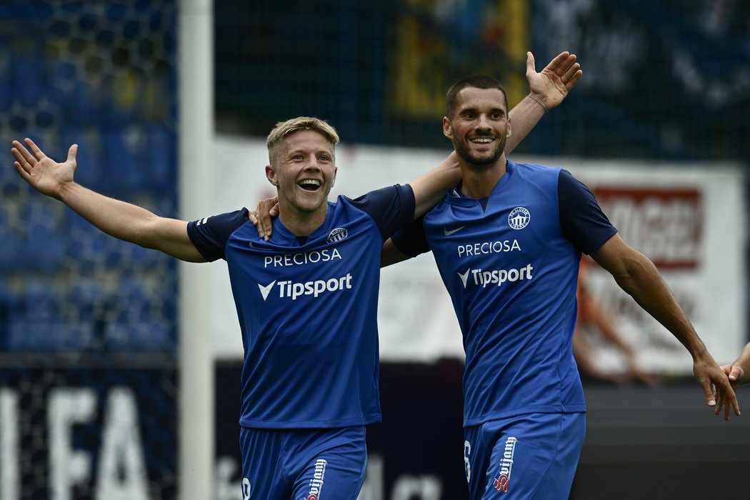 Lukáš Červ (vlevo) přidal druhý gól Slovanu