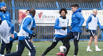 Když fotbal pomáhá! Liberec sbírkou v klubu koupí nemocnici plicní ventilaci