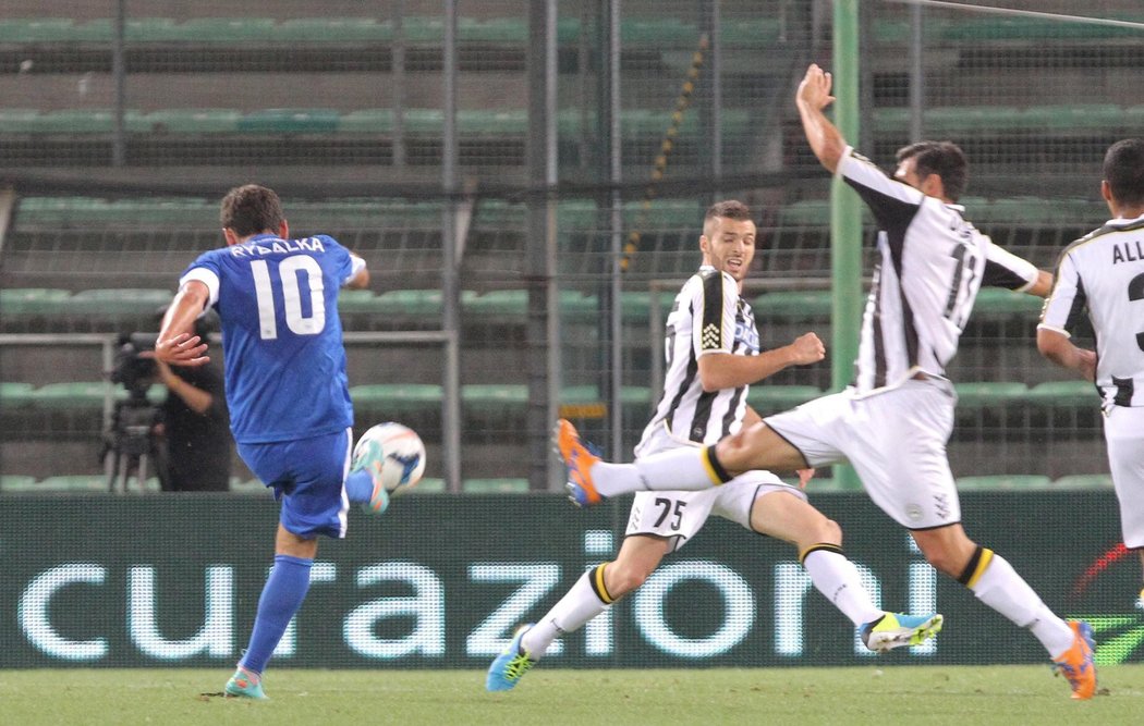 Sergej Rybalka a jeho gólová střela do sítě Udine